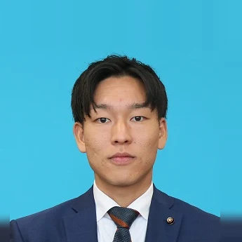 前田 遼の写真