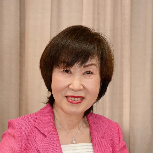 染谷 絹代の写真