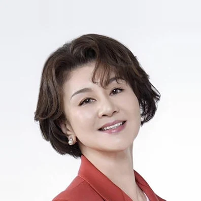 石井 苗子の写真