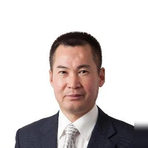 西 忠吉の写真