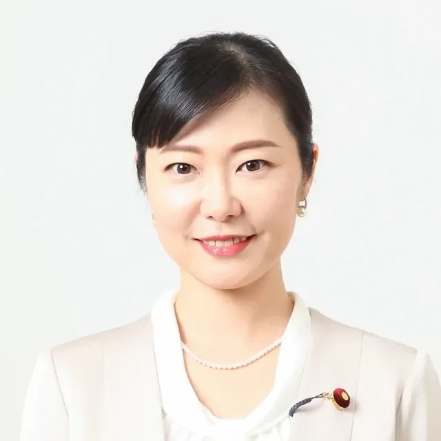 加藤 鮎子の写真