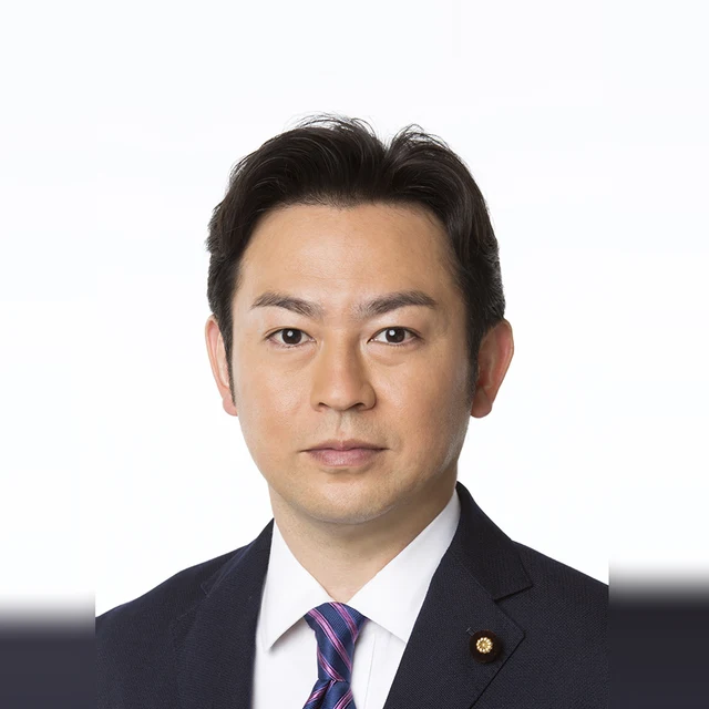 福岡 資麿の写真