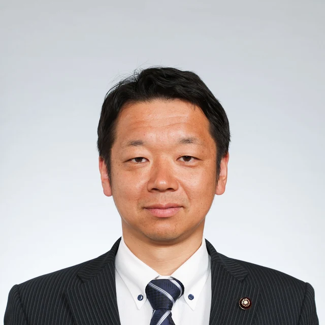 嶺岡慎悟の写真